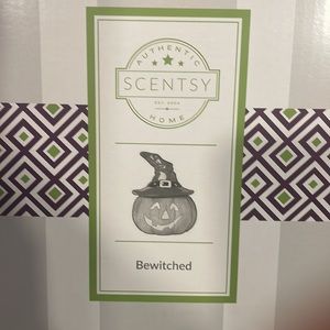 Scentsy pumpkin warmer